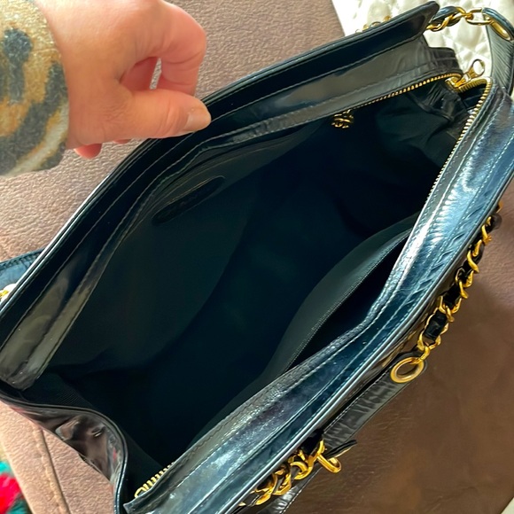 ‼️SOLD‼️💯Authentic CHANEL timeless CC patent leather tote - Picture 7 of 13